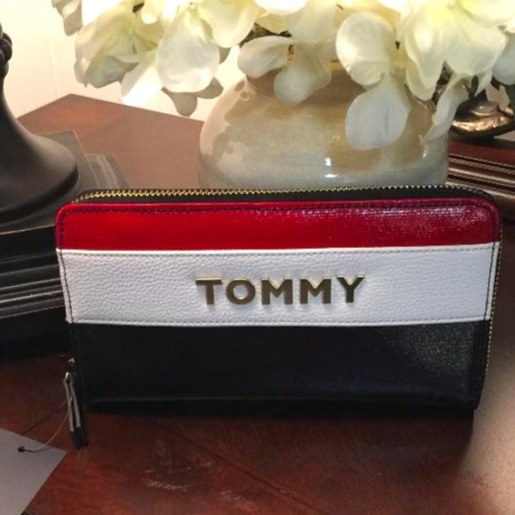 Tommy Hilfiger Handbags - Tommy Hifilger Women's Wallet NWT